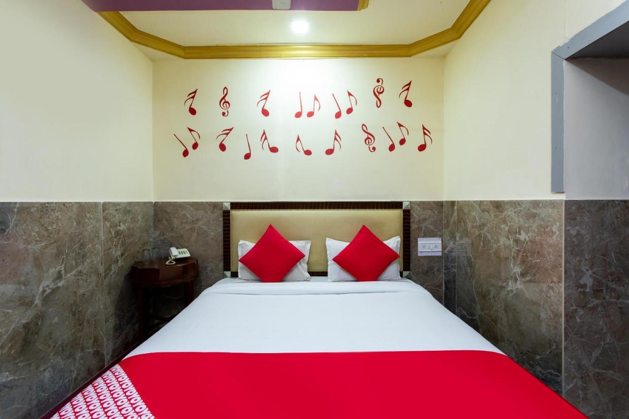 OYO 24196 Hotel Shreenath Palace Ujjain Exterior foto